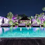 Seminyak Luxueuse Villa 61 Bedroom 18 Personnes